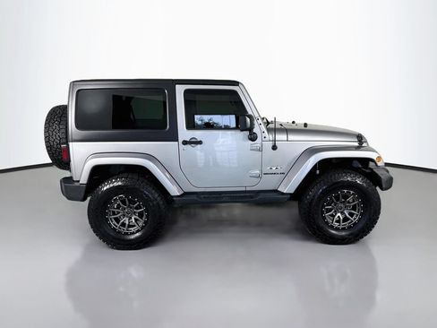 Used 2016 Jeep Wrangler Sahara AWD/4WD image 8