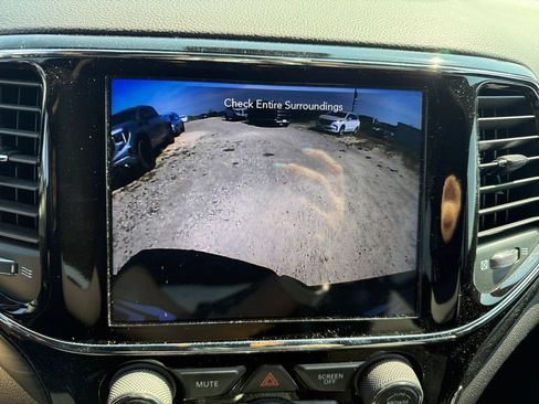 Used 2020 Jeep Grand Cherokee Altitude AWD/4WD image 29