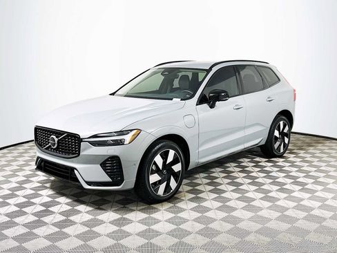 Used 2025 Volvo XC60 T8 Plus w/ Protection Package Premier image 3