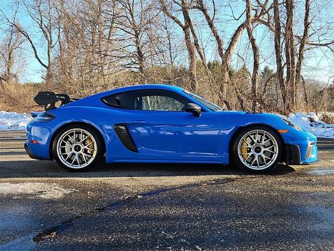 Certified 2025 Porsche 718 Cayman GT4 RS image 8