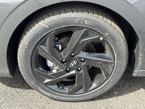 New 2026 Hyundai Elantra Sport FWD image 17