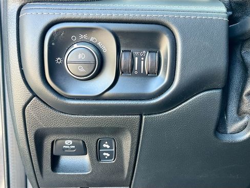 Used 2021 RAM 1500 Limited AWD/4WD image 10