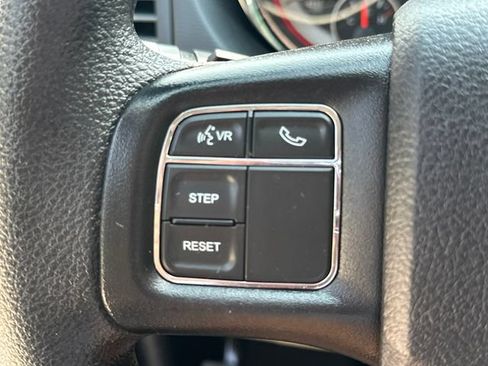 Used 2018 Dodge Grand Caravan SE w/ UConnect Hands-Free Group FWD image 29