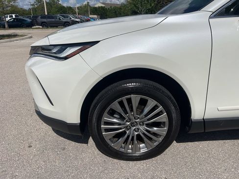 Used 2022 Toyota Venza XLE AWD/4WD image 25