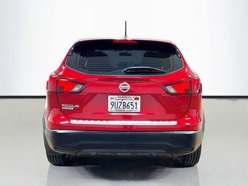 Used 2017 Nissan Rogue Sport S image 6