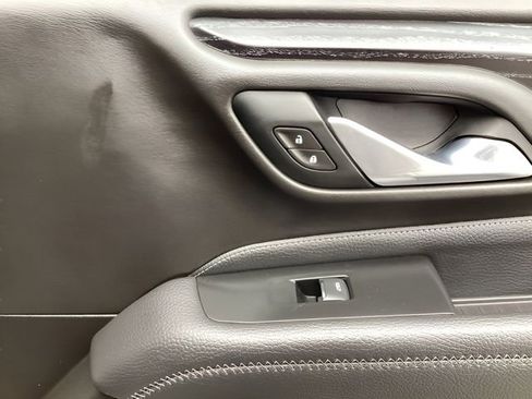 Used 2021 GMC Yukon XL Denali w/ Denali Premium Package image 29