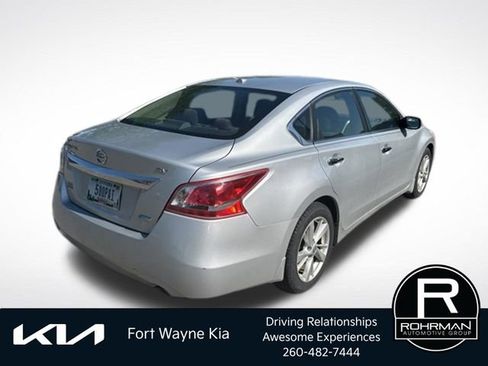 Used 2013 Nissan Altima 2.5 SV FWD image 5