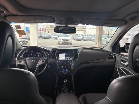 Used 2017 Hyundai Santa Fe Sport FWD image 9