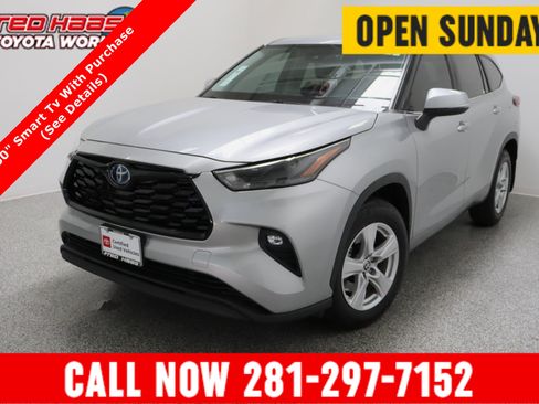Certified 2023 Toyota Highlander LE image 1