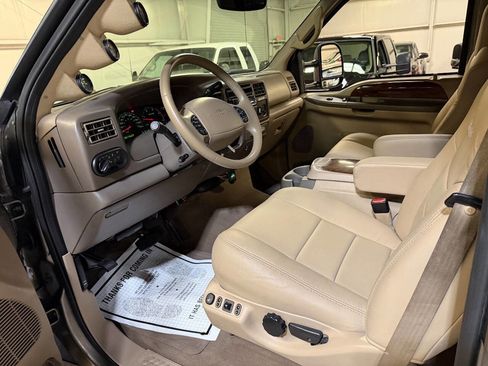 Used 2002 Ford Excursion Limited image 3