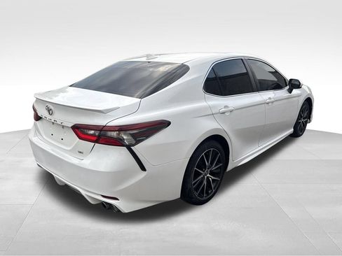 Used 2021 Toyota Camry SE FWD image 5