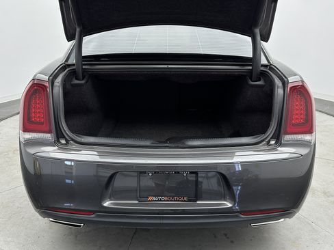 Used 2020 Chrysler 300 S image 30