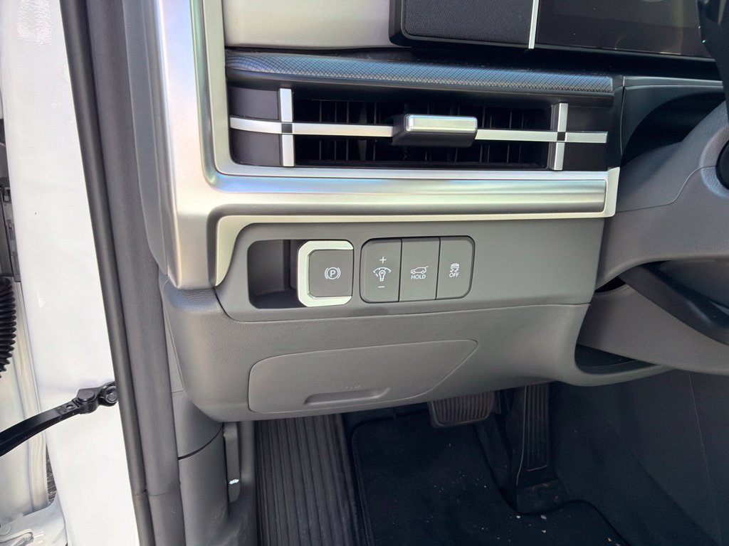 Used 2025 Hyundai Santa Fe SEL FWD image 21