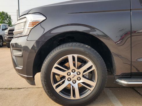 Used 2022 Ford Expedition XLT RWD image 11