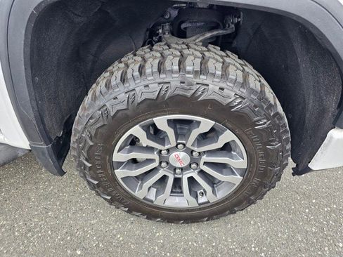 Used 2020 GMC Sierra 1500 AT4 w/ AT4 Premium Package image 11