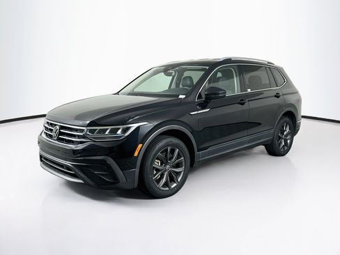 Used 2023 Volkswagen Tiguan SE FWD image 3