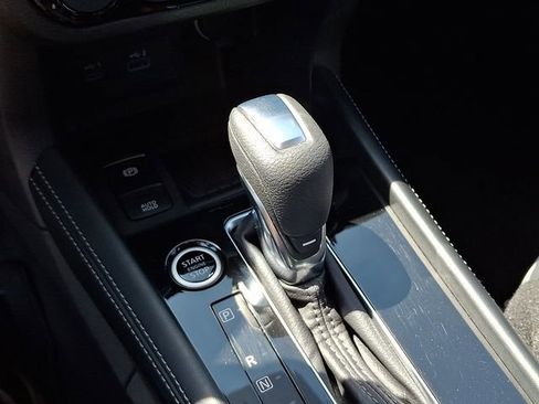 Used 2023 Nissan Kicks SR w/ SR Premium Package FWD image 14