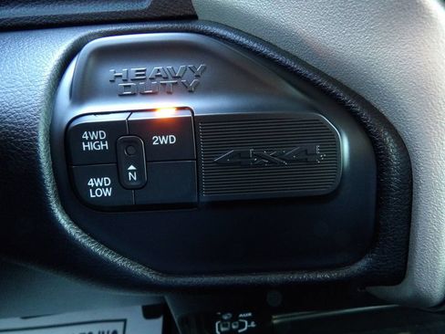 Used 2024 RAM 2500 Laramie AWD/4WD image 23