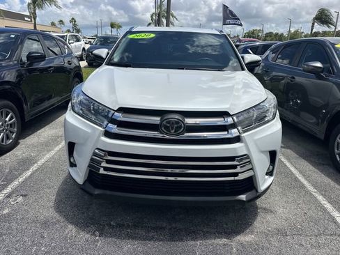 Used 2019 Toyota Highlander Limited FWD image 2