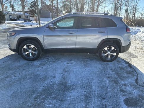 Used 2019 Jeep Cherokee Limited image 7