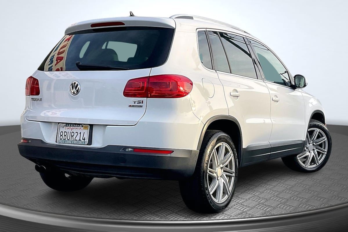 Used 2017 Volkswagen Tiguan Wolfsburg Edition AWD/4WD image 13