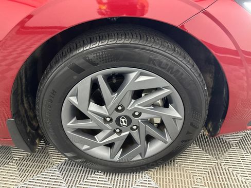 Used 2024 Hyundai Elantra SEL FWD image 12