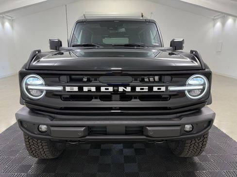 New 2025 Ford Bronco Outer Banks w/ Sasquatch Package AWD/4WD image 2