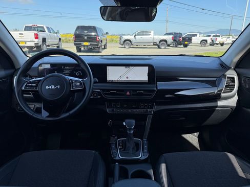 Certified 2025 Kia Seltos S AWD/4WD image 19