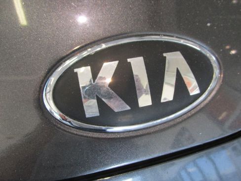 Used 2020 Kia Soul LX image 9