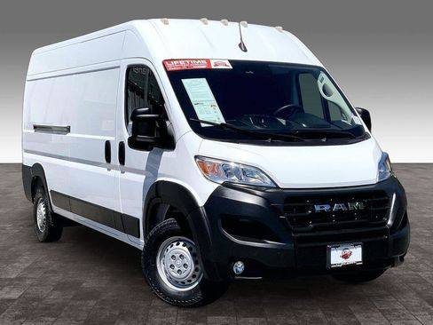 Used 2025 RAM ProMaster 2500 w/ Convenience Group FWD image 3