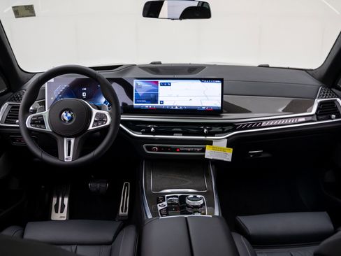 New 2026 BMW X7 M60i AWD/4WD image 10