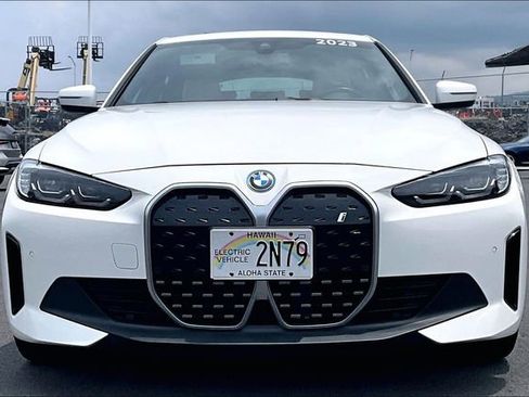 Used 2023 BMW i4 eDrive35 RWD image 3