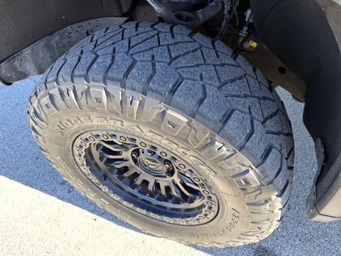 Used 2023 GMC Sierra 1500 AT4X image 29