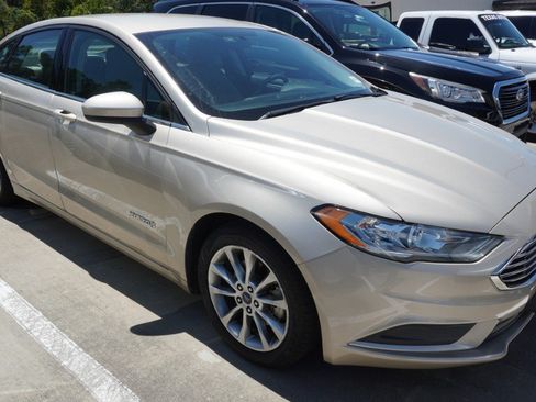 Used 2017 Ford Fusion S FWD image 3