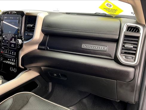 Used 2022 RAM 2500 Laramie AWD/4WD image 15