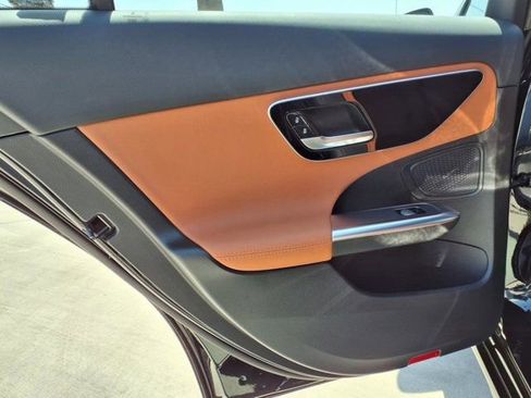 Used 2025 Mercedes-Benz C 300 4MATIC Sedan image 17