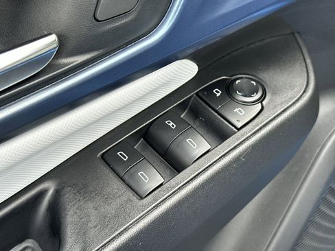 Used 2025 Chevrolet Equinox EV LT image 15