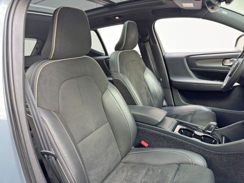 Used 2021 Volvo XC40 P8 Recharge w/ Advanced Package AWD/4WD image 36