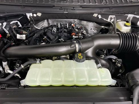 New 2026 Ford Expedition Platinum image 9