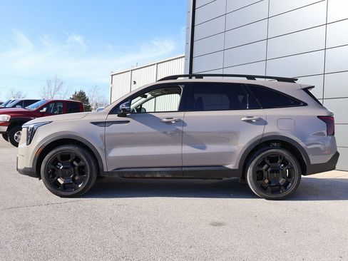 Used 2025 Kia Sorento X-Line EX image 2