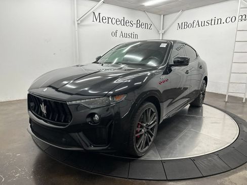 Used 2022 Maserati Levante Trofeo AWD/4WD image 3