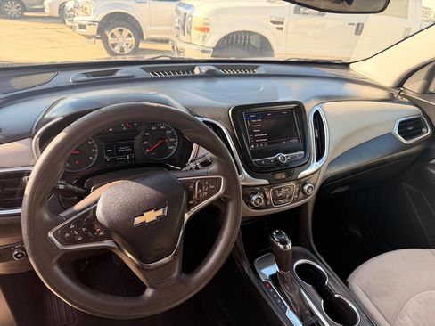 Used 2021 Chevrolet Equinox LS w/ LS Convenience Package image 12