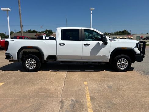 Used 2024 GMC Sierra 2500 Pro w/ Convenience Package image 4