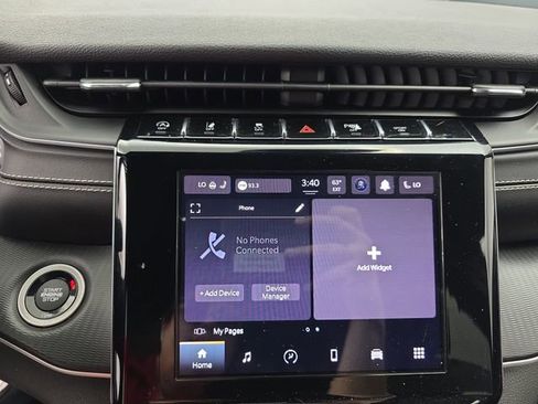 Used 2023 Jeep Grand Cherokee L Laredo image 35