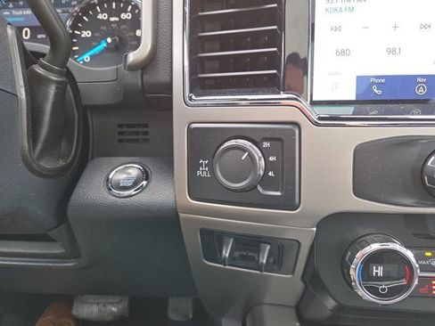 Used 2022 Ford F250 Lariat w/ Black Appearance Package image 18