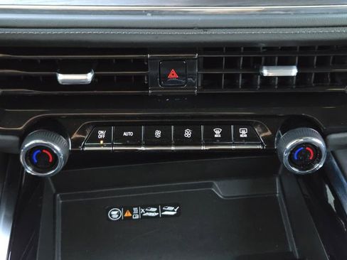 Used 2025 Chevrolet Suburban Z71 w/ Z71 Off-Road Package image 21