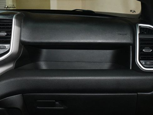Used 2022 RAM 2500 Big Horn AWD/4WD image 24