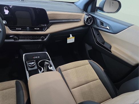 New 2026 Chevrolet Equinox ACTIV w/ Convenience Package III FWD image 10