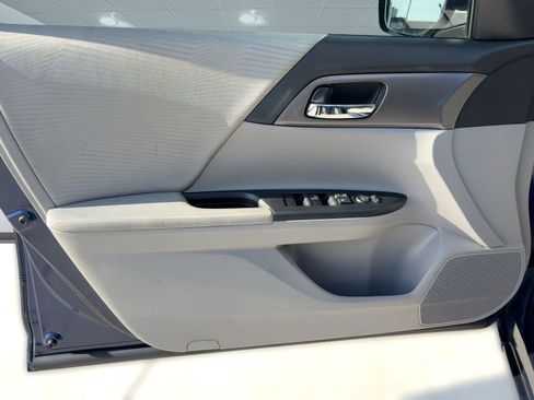 Used 2015 Honda Accord LX image 22