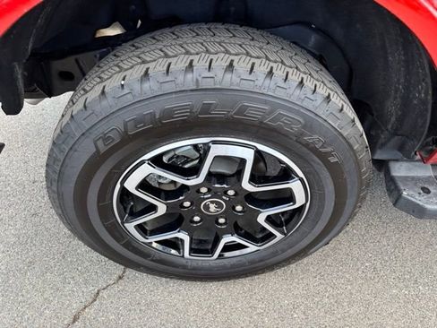 Used 2024 Ford Bronco Outer Banks image 32